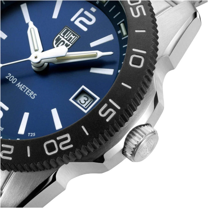 Luminox Men's Dark Blue Dial Silver Stainless Steel Band And A Navy Blue Rubber Strap Analog Swiss Quartz Pacific Diver Ripple Dive Watch - XS.3123M.SET.1