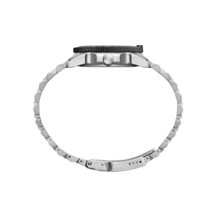 Luminox Men's Dark Blue Dial Silver Stainless Steel Band And A Navy Blue Rubber Strap Analog Swiss Quartz Pacific Diver Ripple Dive Watch - XS.3123M.SET.1